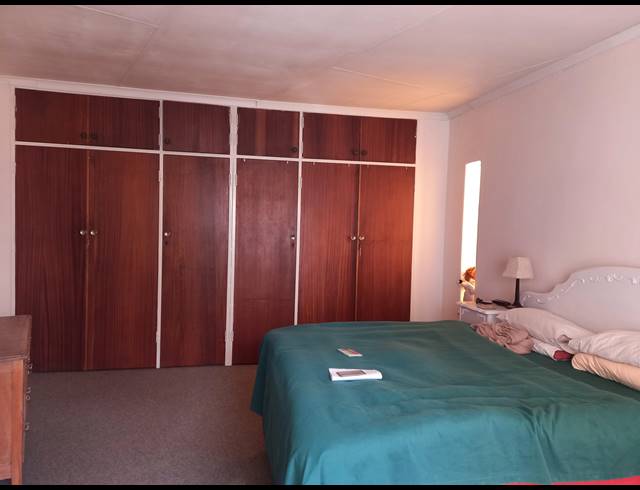 4 BEDROOM HOUSE FOR SALE IN VANDERBIJLPARK SW